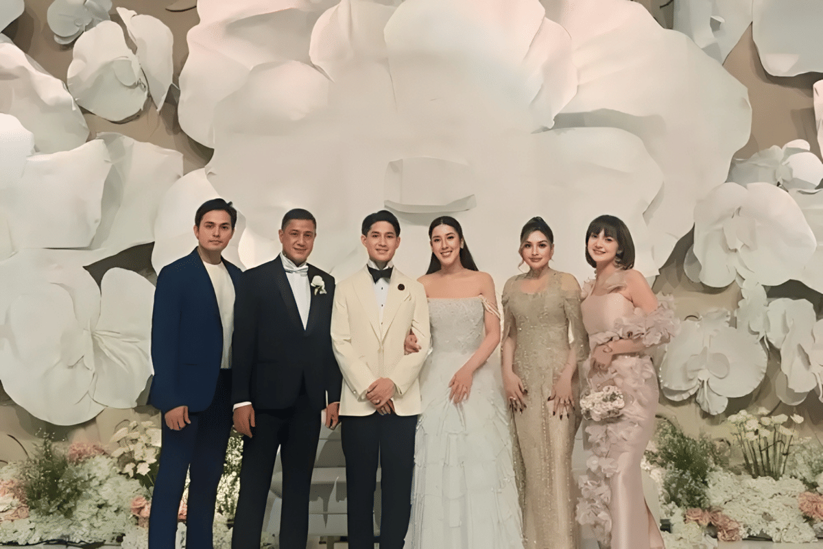 Dilanjutkan resepsi dengan konsep modern