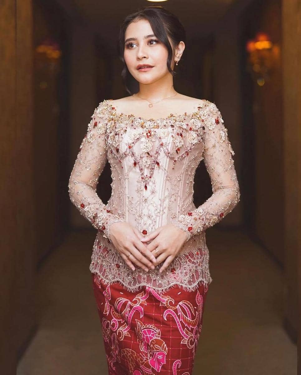 perhiasan yang cocok untuk kebaya