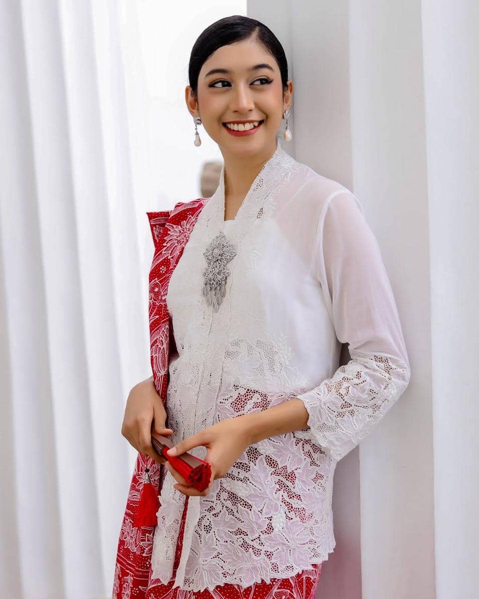 perhiasan yang cocok untuk kebaya