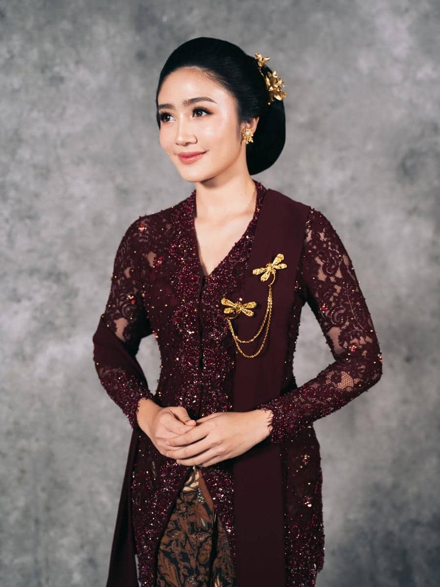 perhiasan yang cocok untuk kebaya