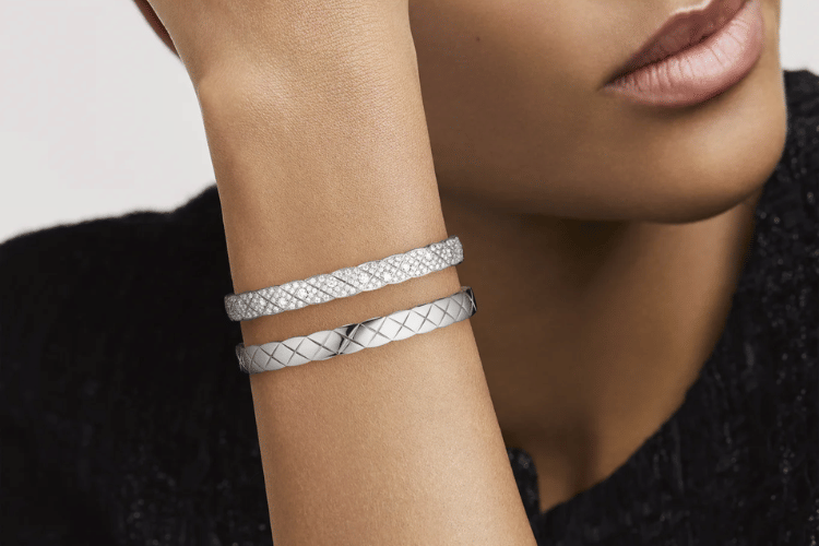 5 Rekomendasi Model Gelang Emas Putih yang Lagi Trend 2026