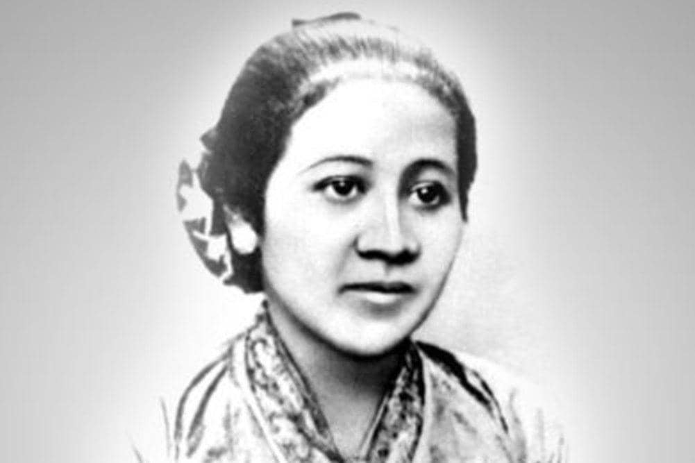 Biografi R.A. Kartini: Perempuan yang Menyalakan Terang dari Balik Gelap
