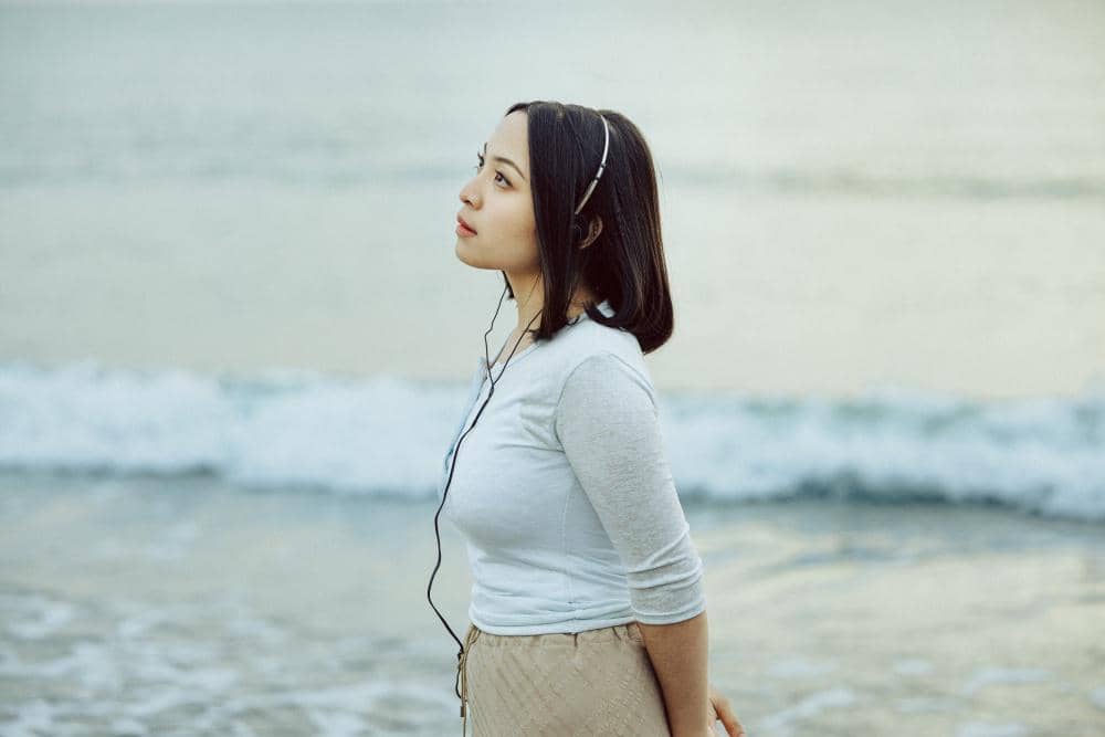 Lirik Lagu “Rabun Jauh” – Bernadya, Tentang Rindu yang Tak Sampai