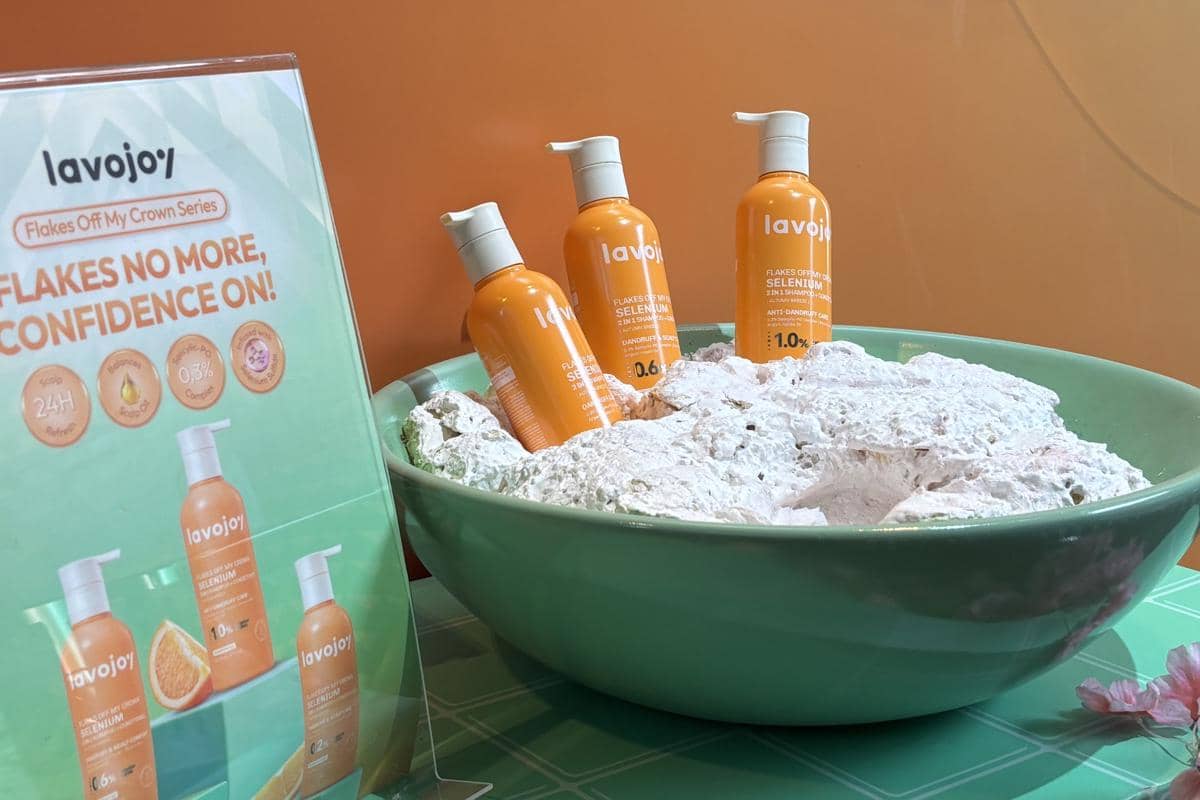 Rambut Bebas Ketombe dengan Rangkaian Terbaru lavojoy Flakes Off My Crown Series: 2in1 Solutions