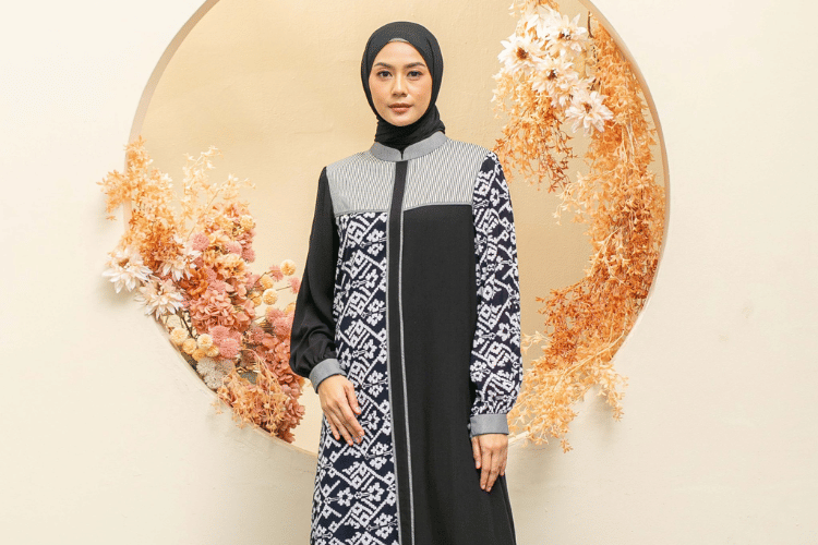 Tampilan Etnik Model Gamis Batik Kombinasi Modern Terbaru 2026