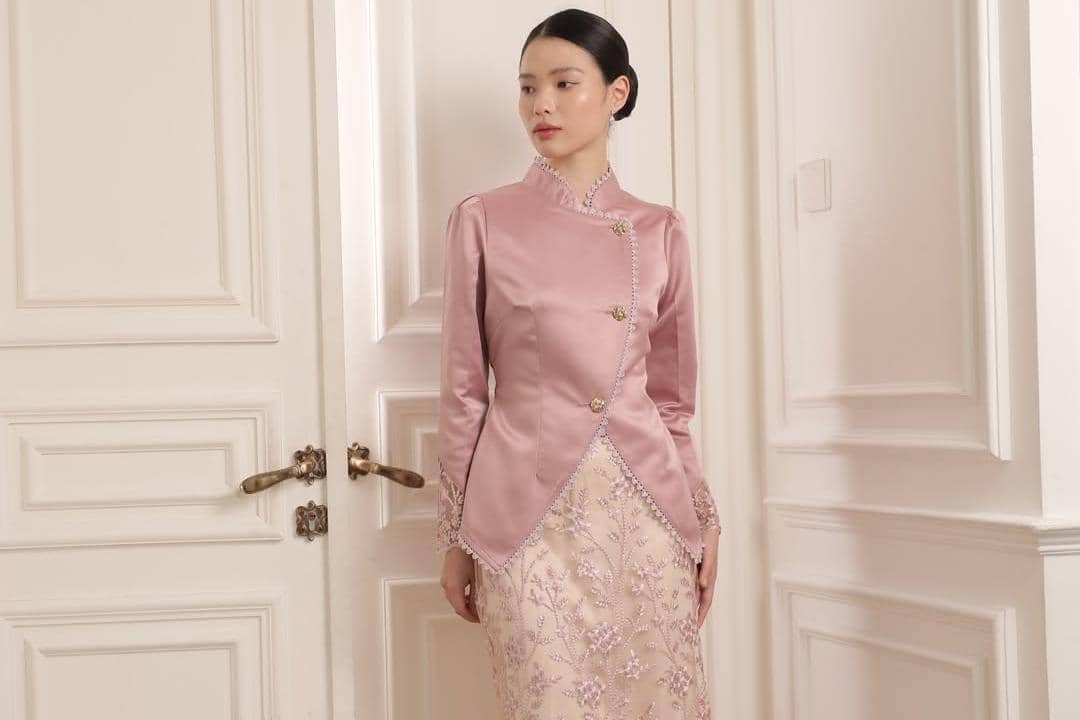 8 Inspirasi Outfit Hari Kartini Warna Pastel yang Menawan