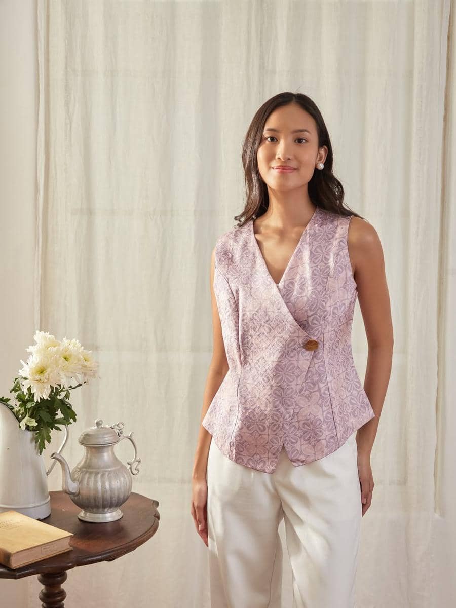 outfit Hari Kartini warna pastel