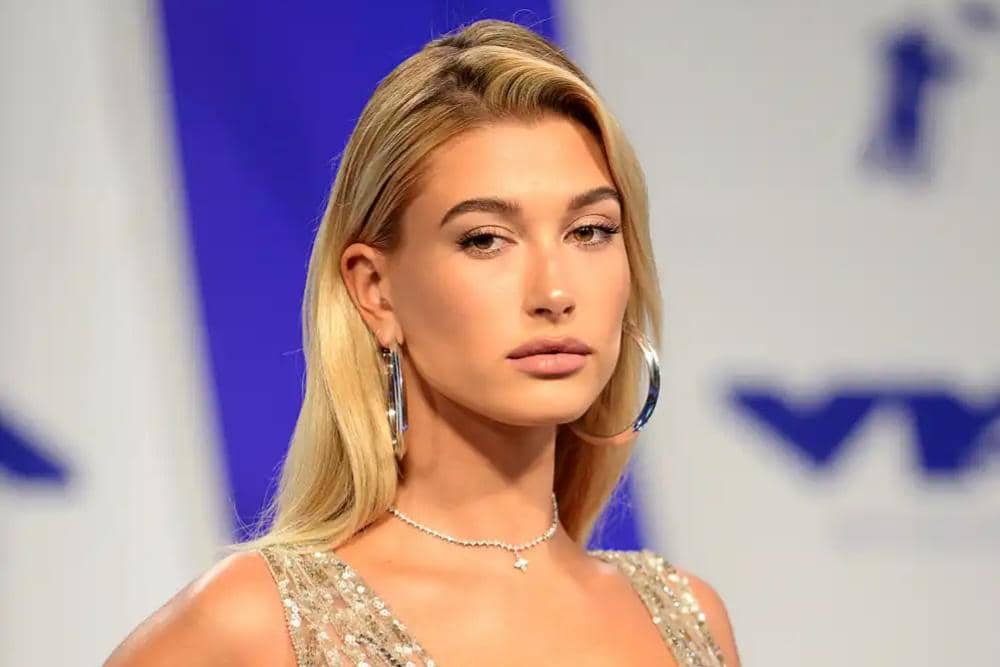 8 Fakta Keluarga Hailey Bieber, Lahir dari Keluarga Artis