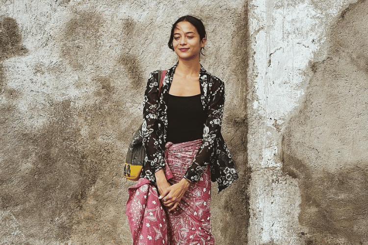 Ide Gaya Outfit Hari Kartini yang Simple, Elegan, dan Nggak Ribet