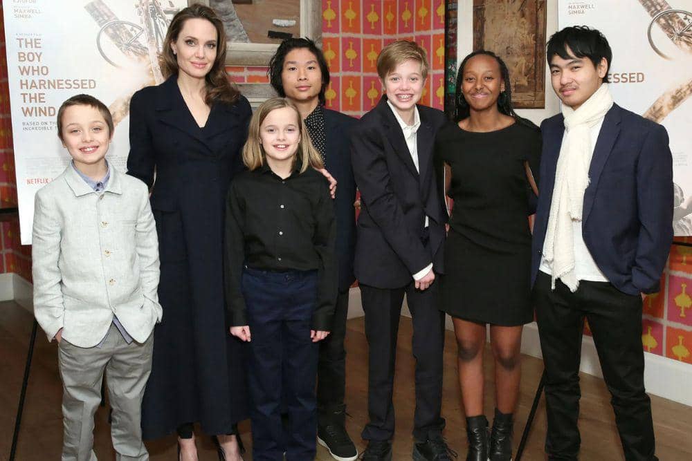 Angelina Jolie dan anak-anaknya