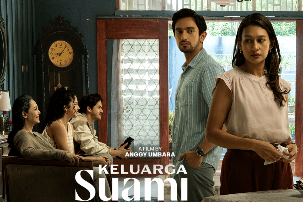 Film Keluarga Suami Adalah Hama