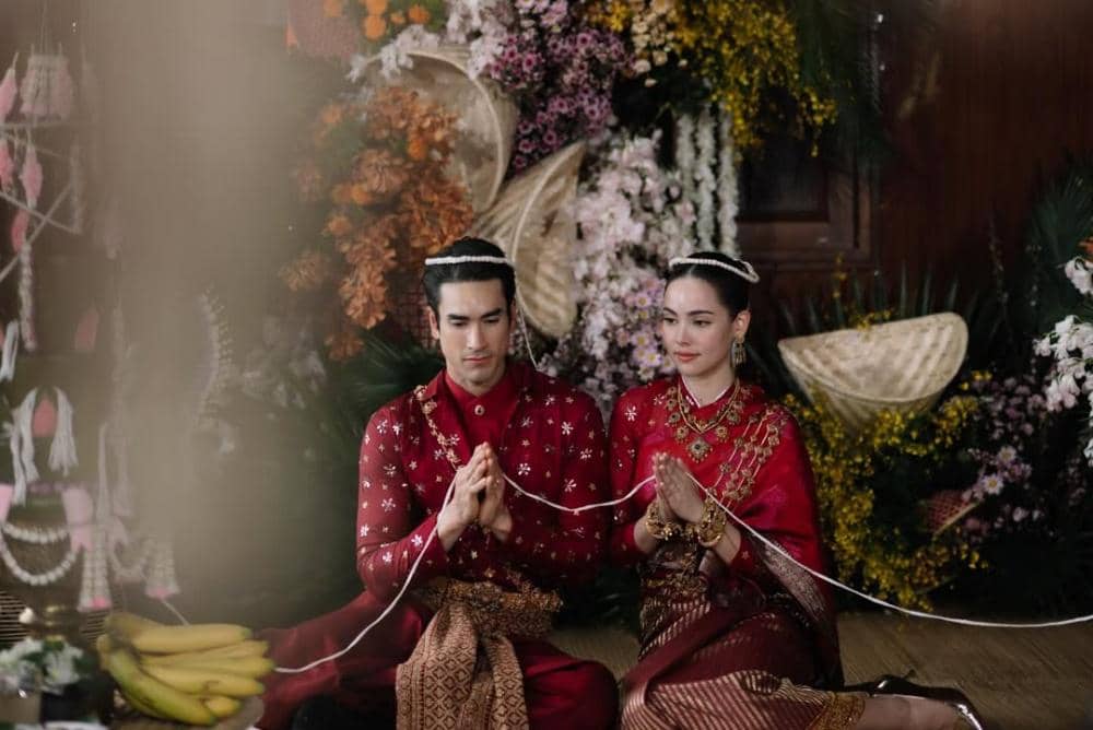 Yaya Urassaya dan Nadech Kugimiya 