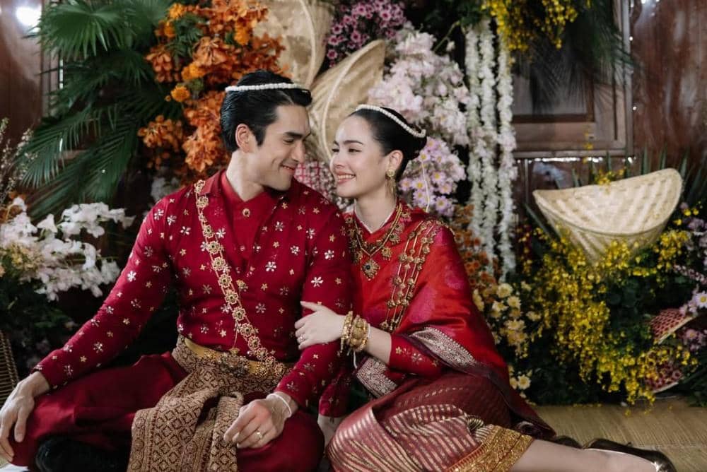 Yaya Urassaya dan Nadech Kugimiya 