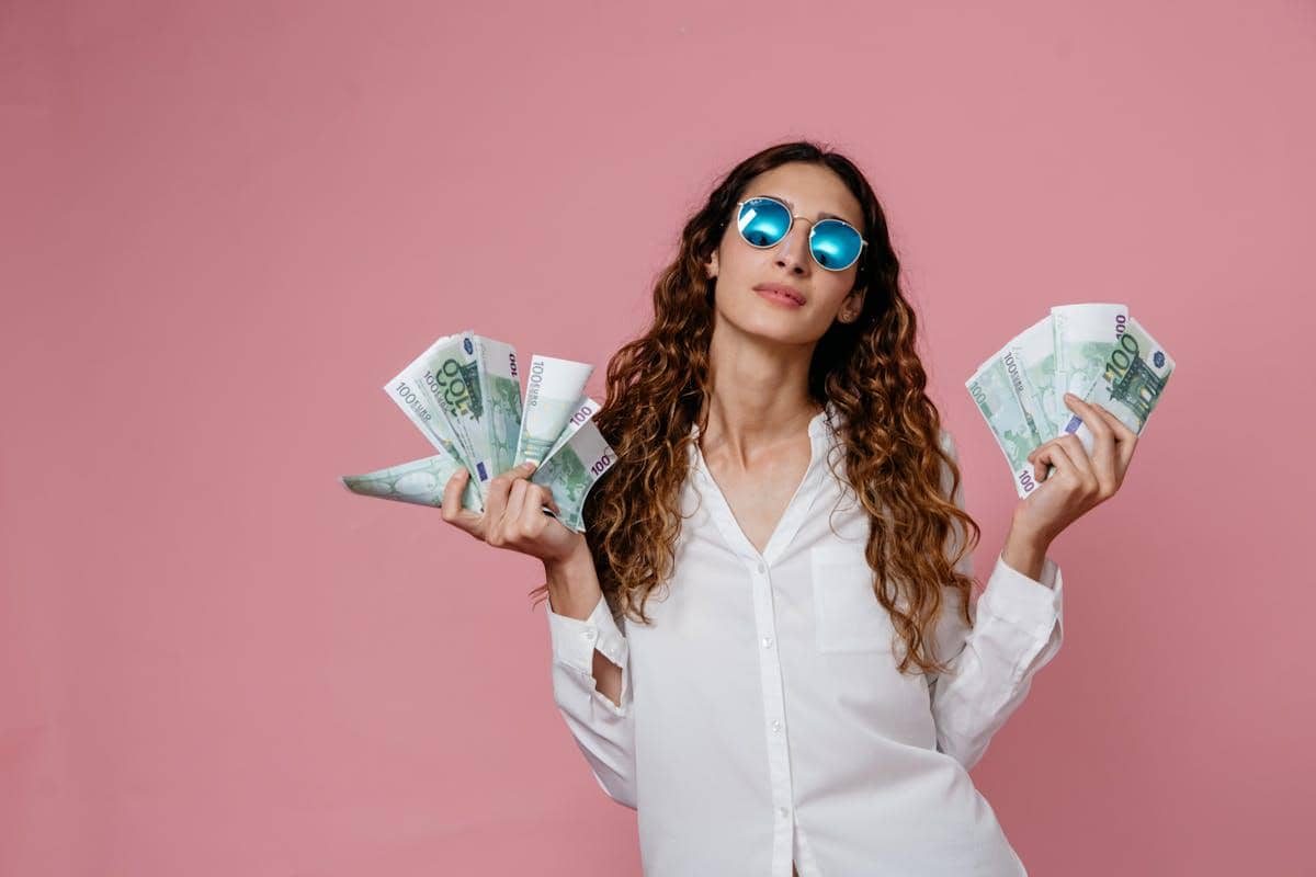 7 Cara Mengatur Keuangan untuk Wanita Lajang, Capai Stabilitas Finansial!