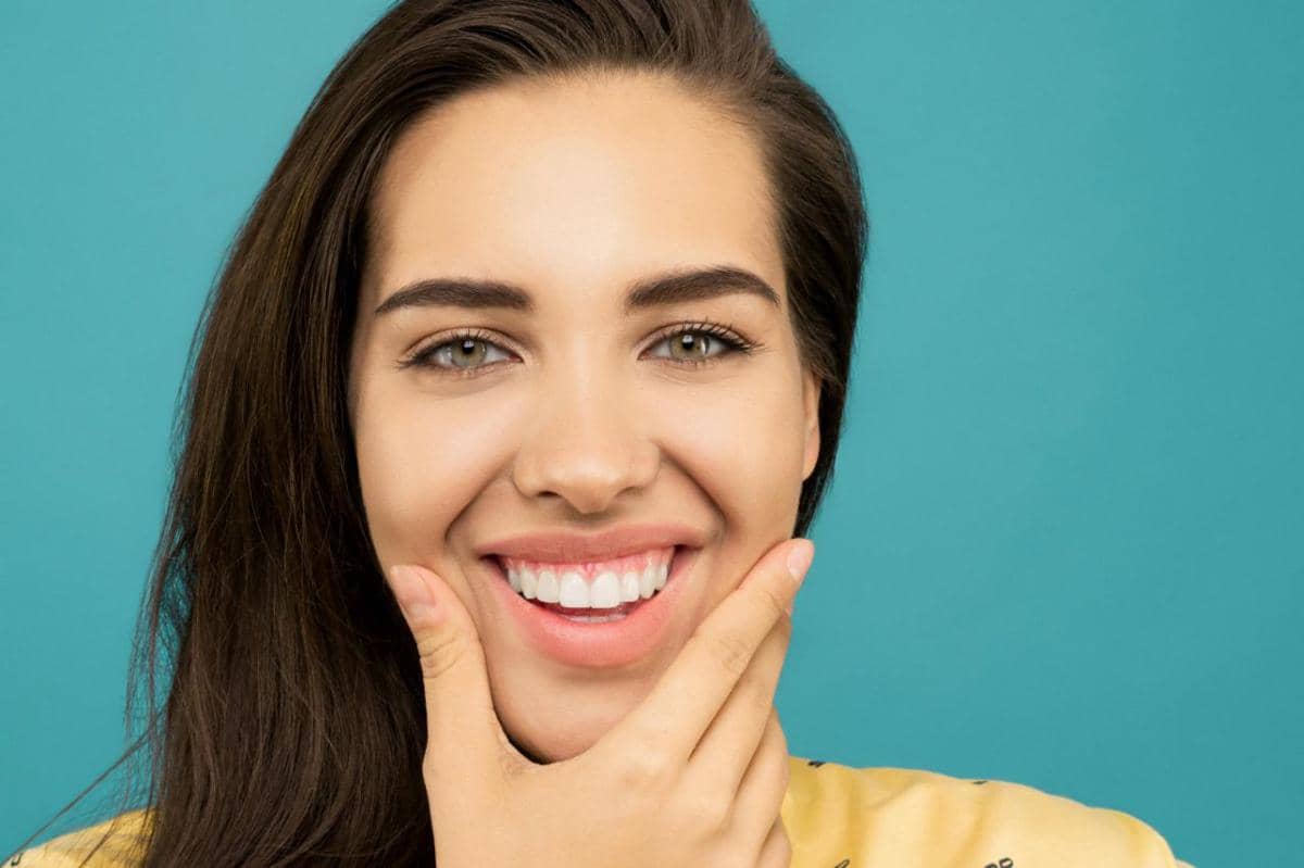 perbedaan veneer dan bleaching gigi