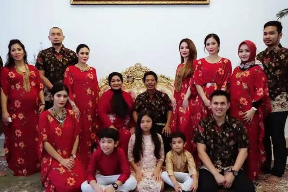 Perseteruan Bunga Zainal dan Keluarga