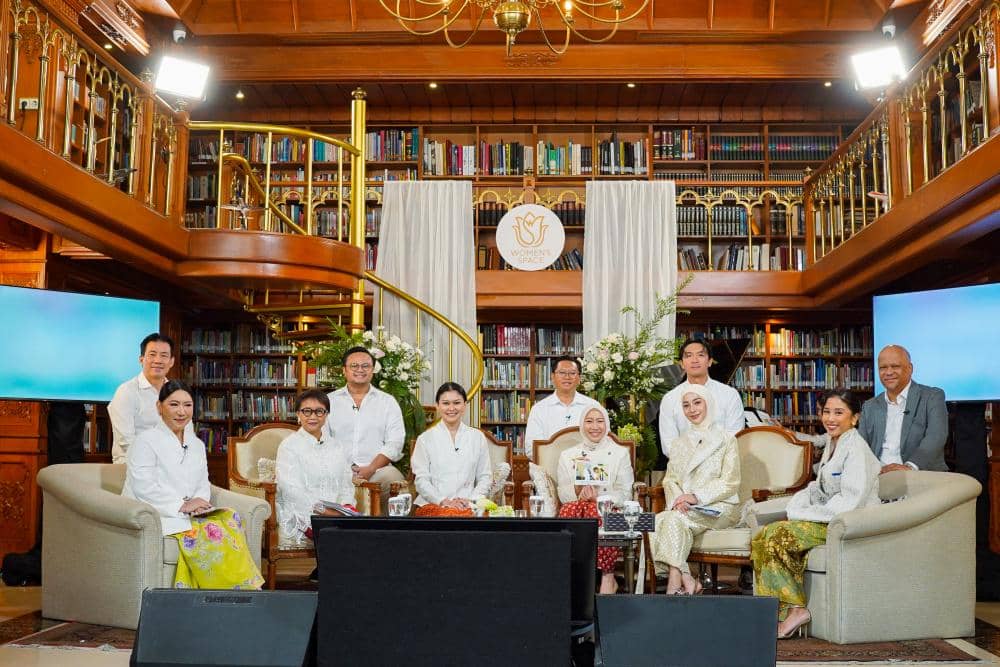 Susy Susanti, Retno Marsudi, Marissa Anita, dr. Sari Chairunnisa, Nikita Willy, Nadia Habibie