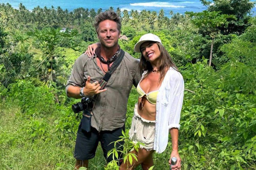 Menginap di Nihi Sumba, Potret Liburan Alessandra Ambrosio di Sumba & Bali