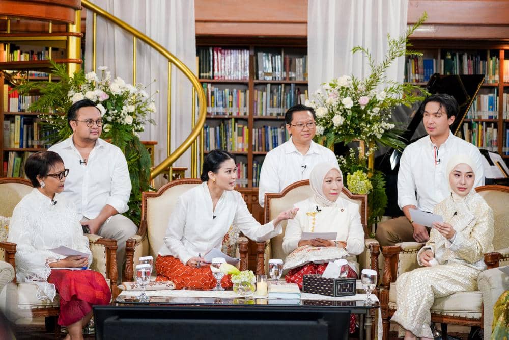 Susy Susanti, Retno Marsudi, Marissa Anita, dr. Sari Chairunnisa, Nikita Willy, Nadia Habibie