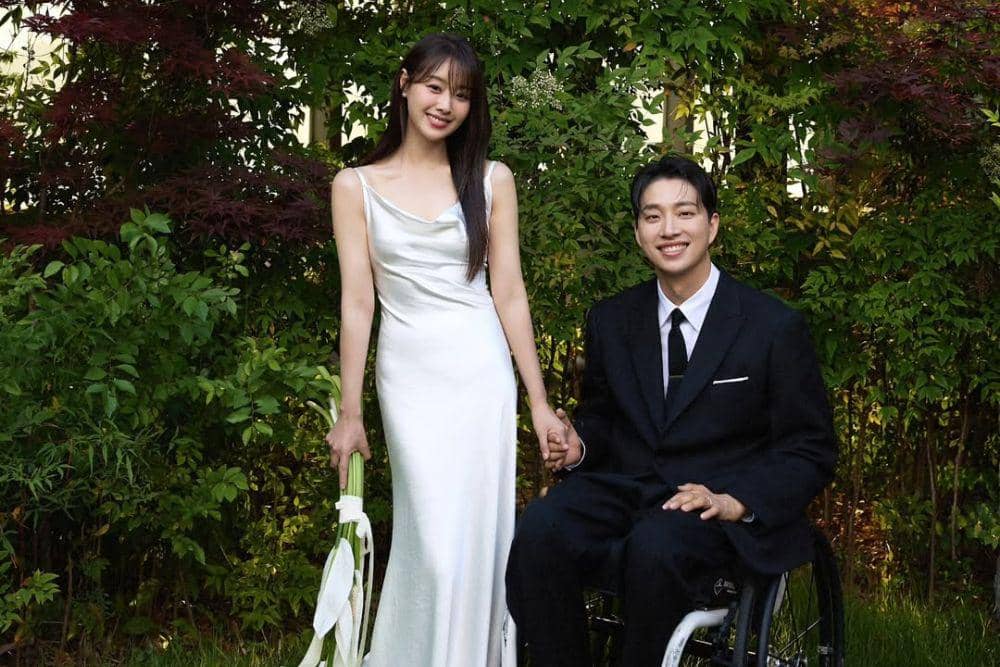 Song Ji Eun dan Park We