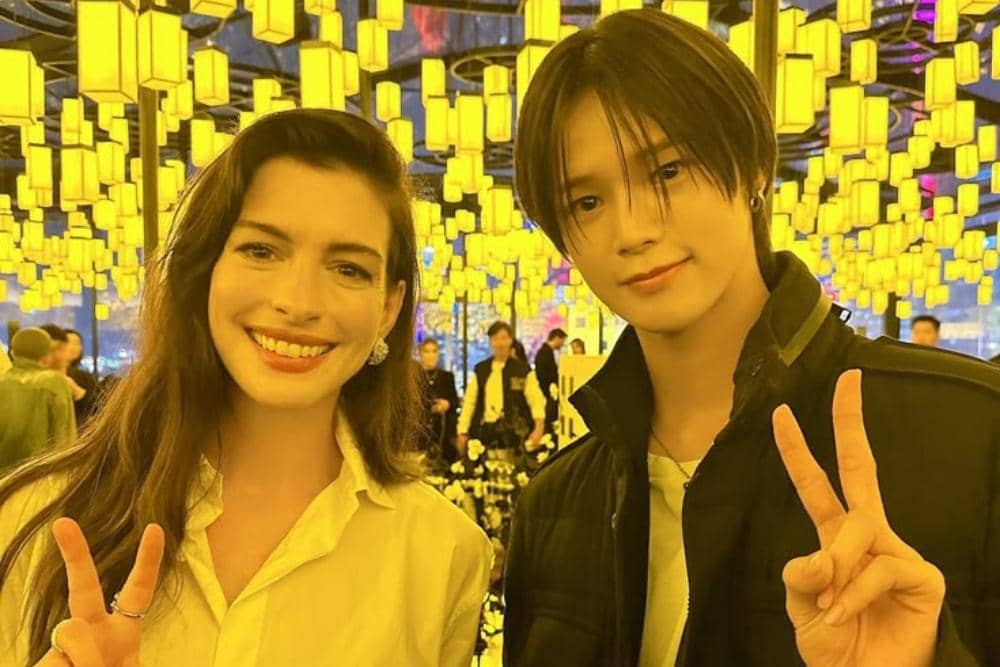 5 Fakta Persahabatan K ‘&TEAM’ dan Anne Hathaway, Kayak Kakak Adik!