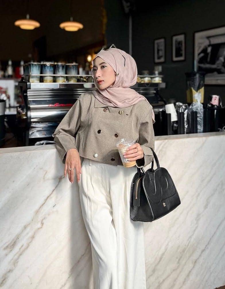 instagram.com/rafikarahmaaa