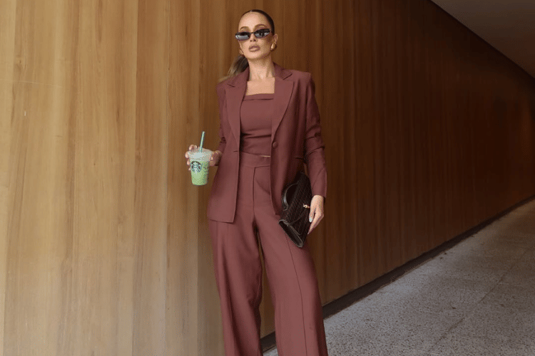 5 Kombinasi Elegan Outfit Formal Cewek Acara Kantor, Timeless!