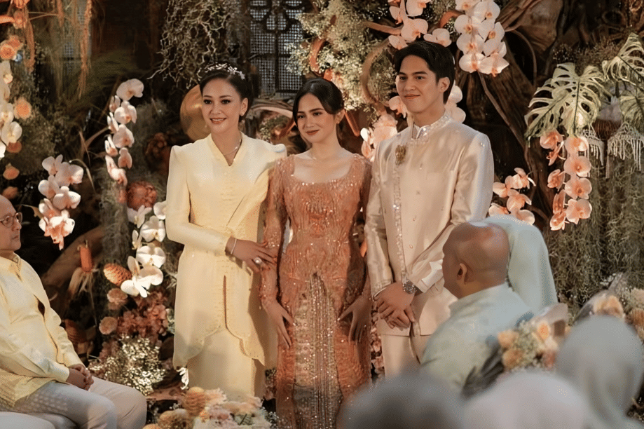  Maia Estianty, El Rumi dan Syifa Hadju