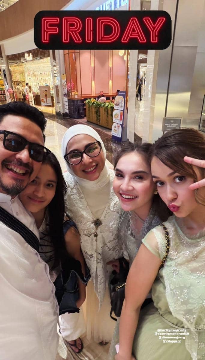 Artis di siraman dan pengajian Syifa Hadju