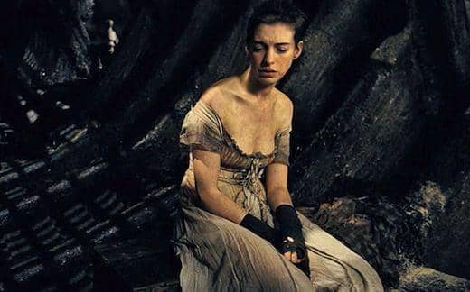 Anne-Hathaway-Fantine-Les-miserables.jpeg