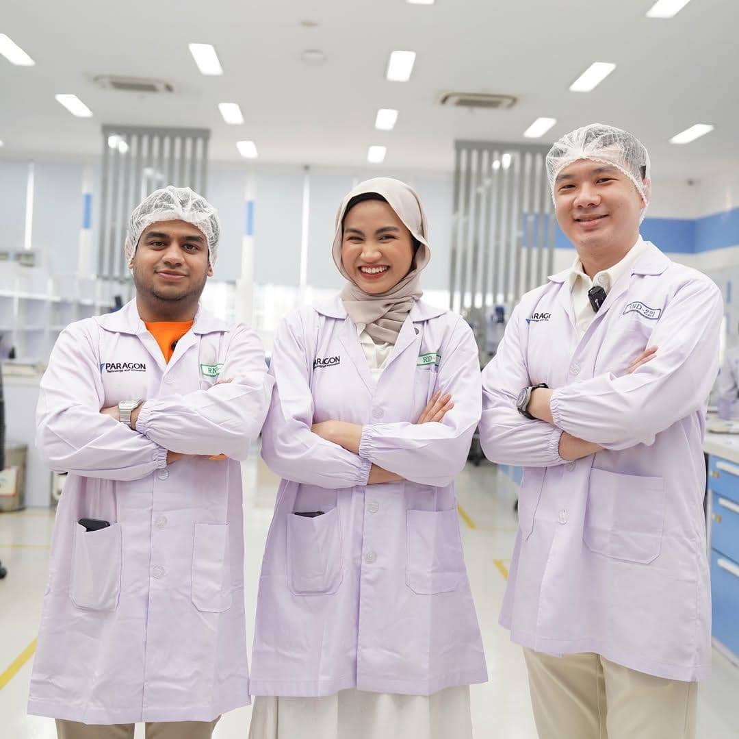 Thank you for having us @wardahbeauty .Bulan lalu aku sidak ke fasilitas research & development  (2).jpg