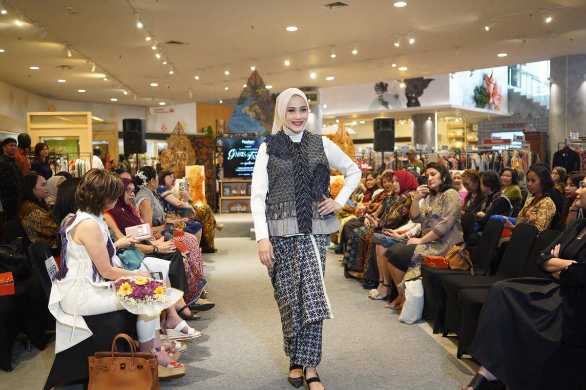 Foto - Launching Iyonono _Garis Tangan_ di Pendopo (5).jpg