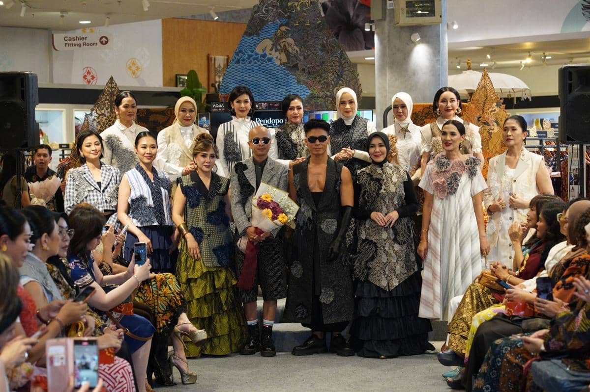 Foto - Launching Iyonono _Garis Tangan_ di Pendopo (2).jpg