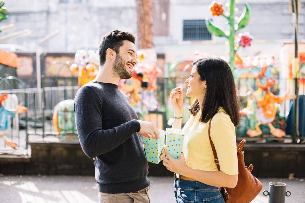 Tanda Seseorang Punya Secret Admirer