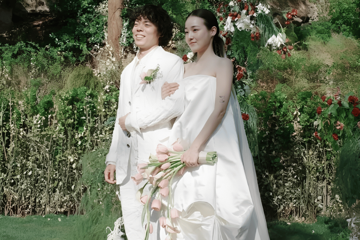 9 Tahun Pacaran, Musisi Korea O3ohn dan Jeon Joonie Resmi Menikah!