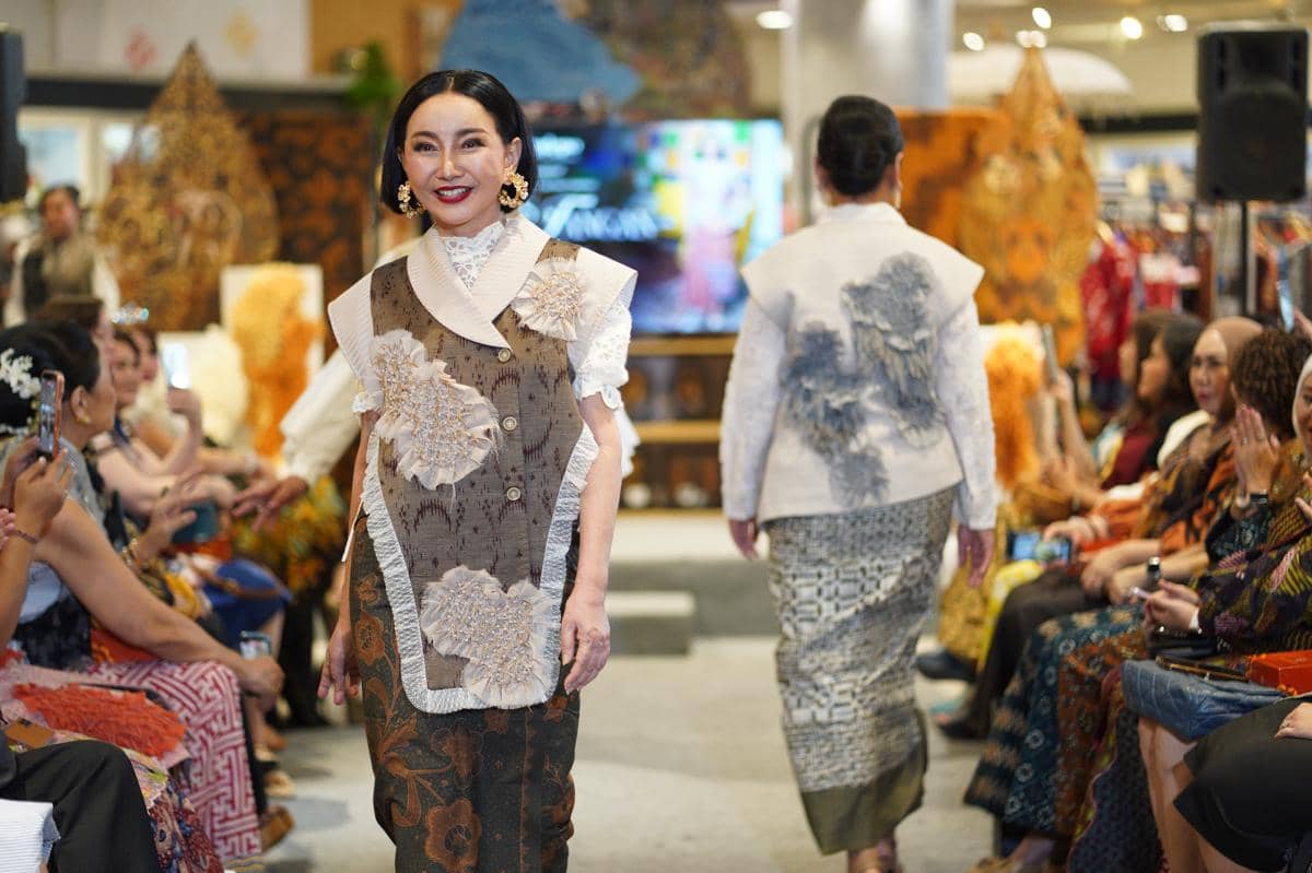 Foto - Launching Iyonono _Garis Tangan_ di Pendopo (8).jpg