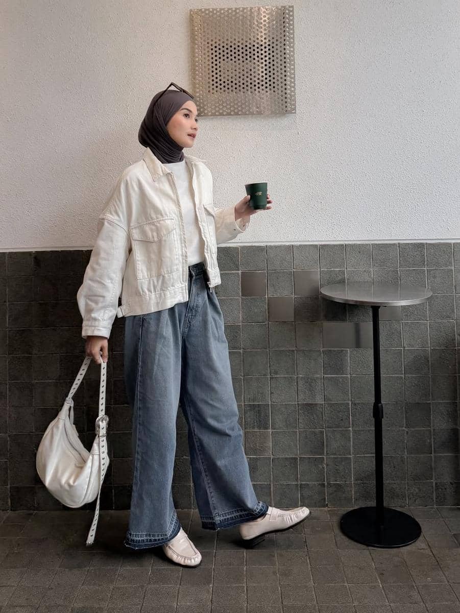 OOTD Blue Jeans ala Anggita Kusuma Dewi