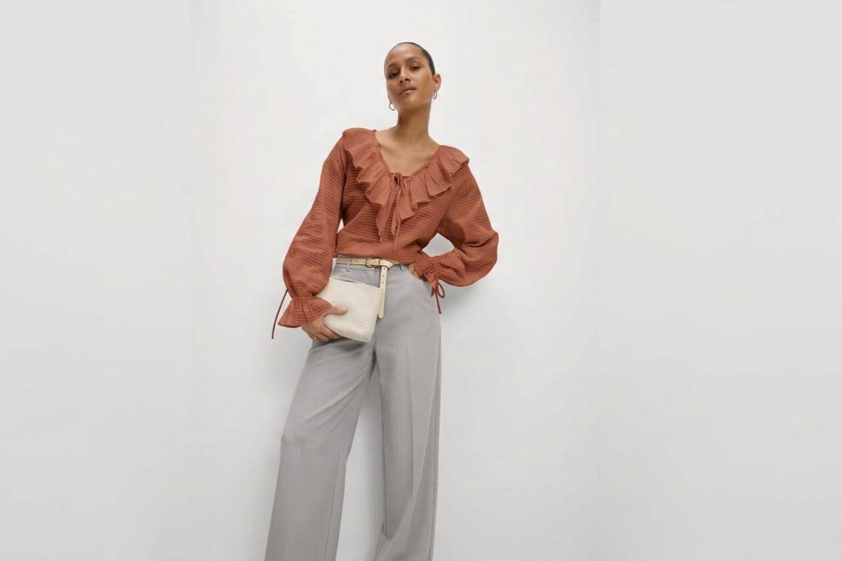 atasan warna clay cocok dengan bawahan warna apa