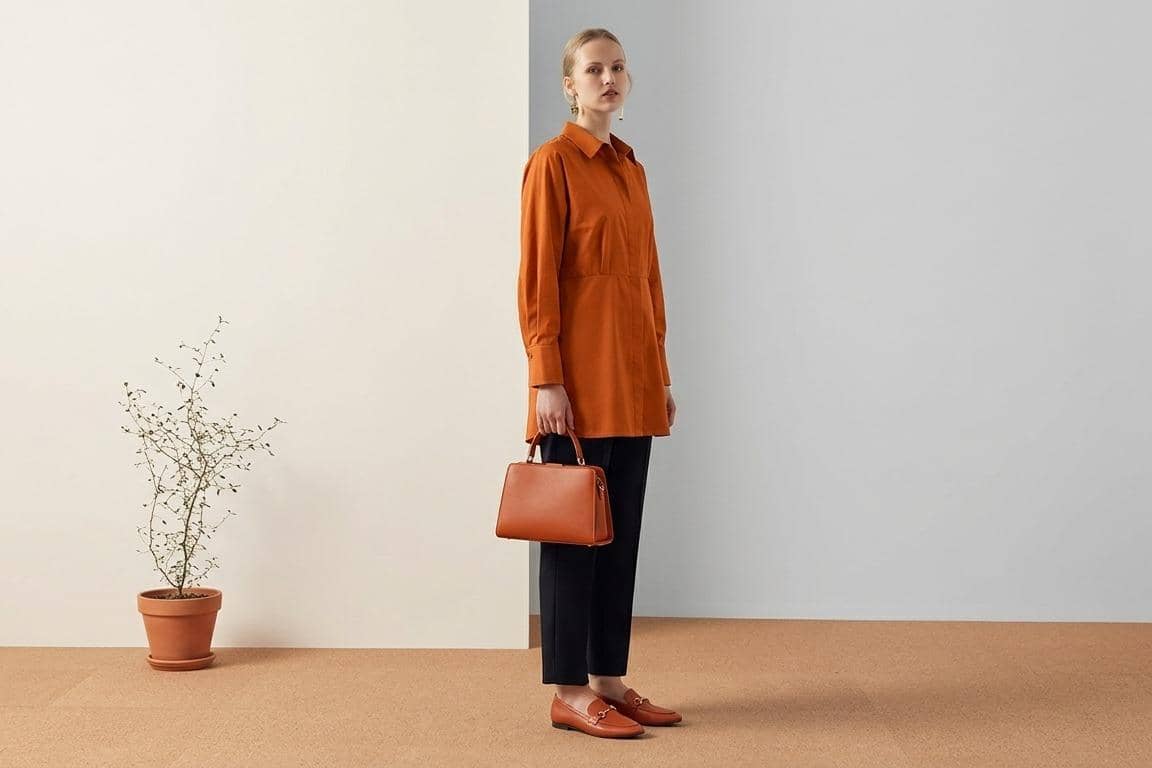 atasan warna burnt orange cocok dengan bawahan warna apa