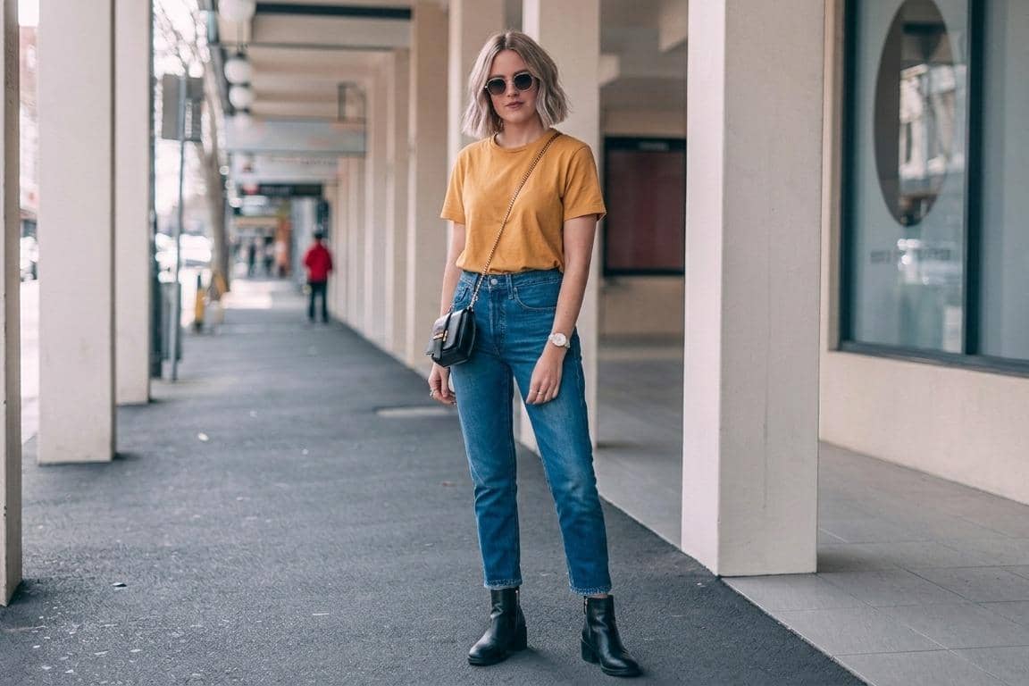 atasan warna mustard cocok dengan bawahan warna apa