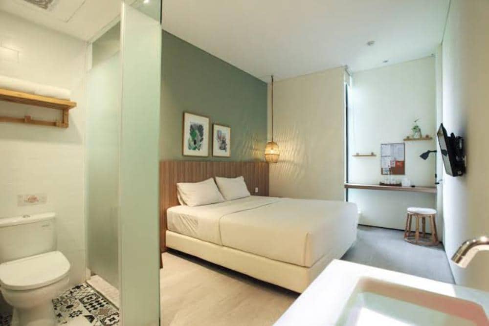 hotel La Boheme Rooms and Coffee