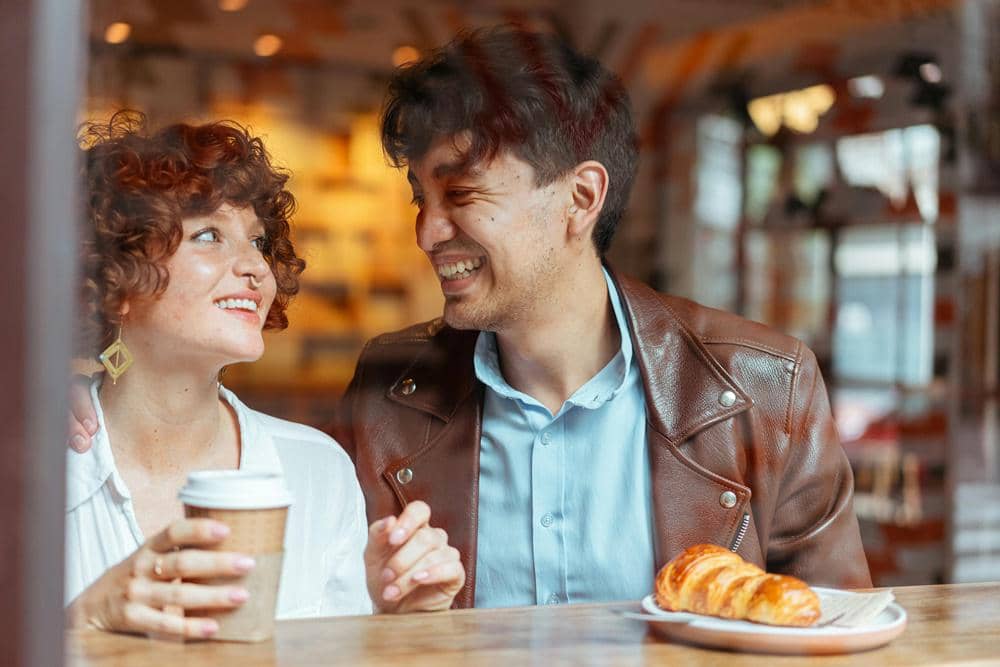 Tanda Secret Admirer Menyukai Kamu