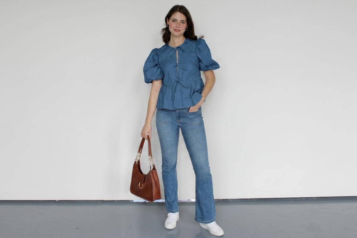 atasan warna steel blue cocok dengan bawahan warna apa