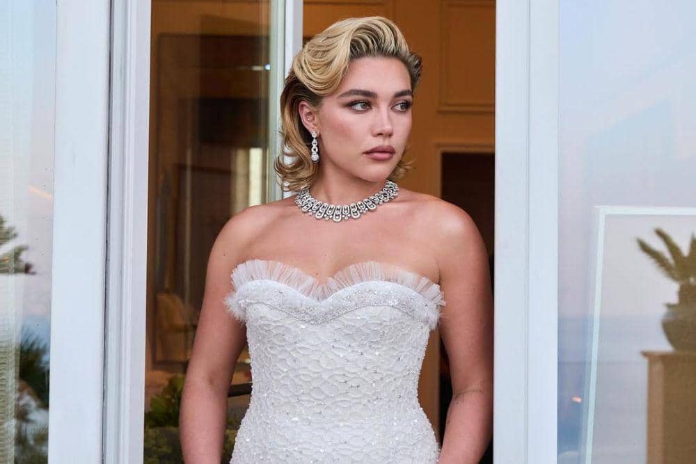 Dari Feminin hingga Edgy, Intip Gaya Rambut Florence Pugh yang Selalu Memikat
