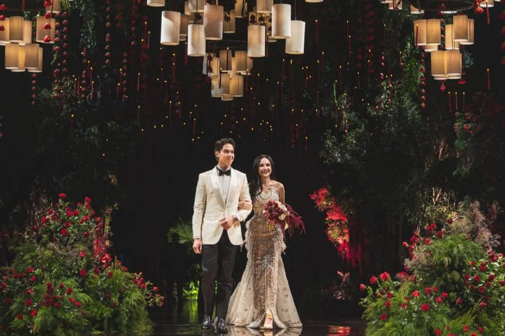 9 Inspirasi Dekorasi Wedding Warna Merah a la Pernikahan Syifa dan El
