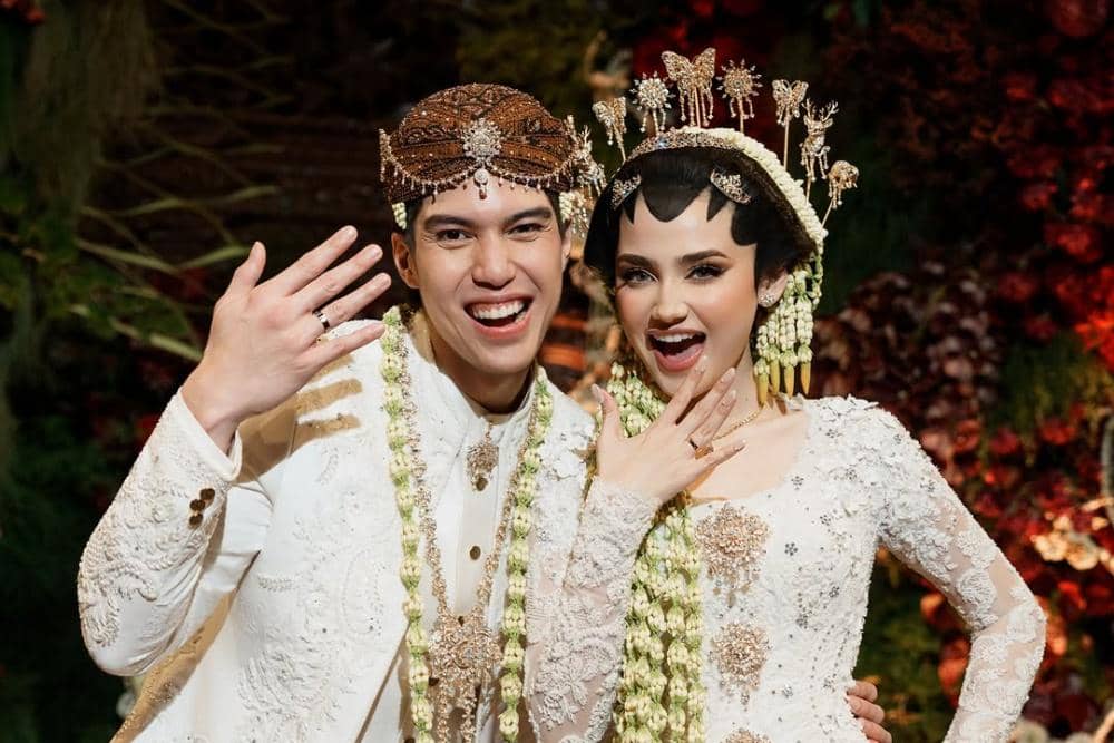 5 Artis Kelahiran 2000-an yang Menikah dengan Adat Jawa, Sarat Makna!