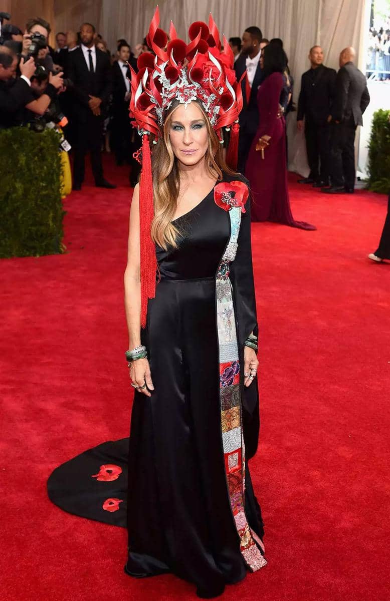 met-gala-china-through-looking-glass-2015-sarah-jessica-parker-043025-60dc9fb0b8794b03b3f871bd223e3e7c.jpg