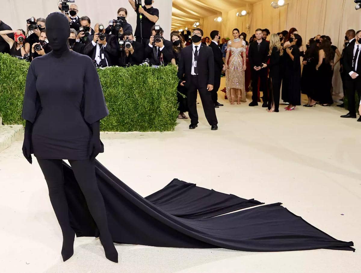 kim-kardashian-iconic-looks-35-347dc408f80349409eb7cfe79a8ca3d4.jpg