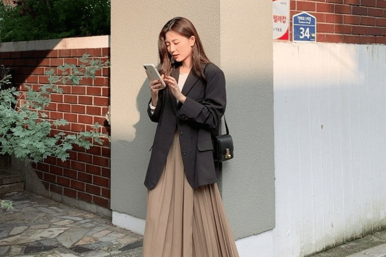 7 Ide Oversized Blazer Outfit Wanita yang Stylish & Mudah Ditiru