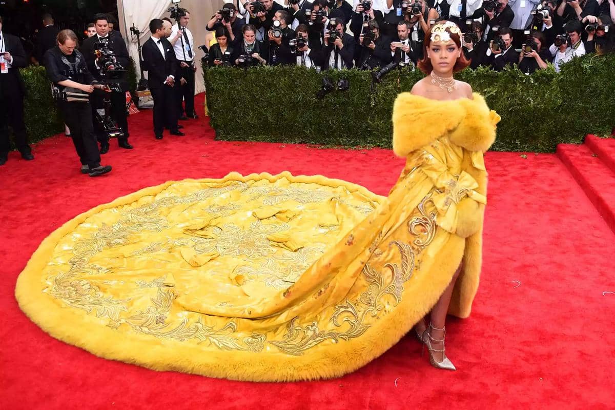 rihanna-met-gala-2015-041924-c00970bc43ce409fa89fee630deda0d2.jpg